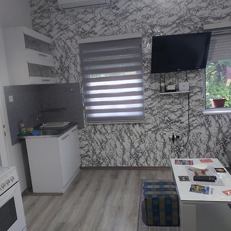 Eid Apartment Mostar Bagian luar foto